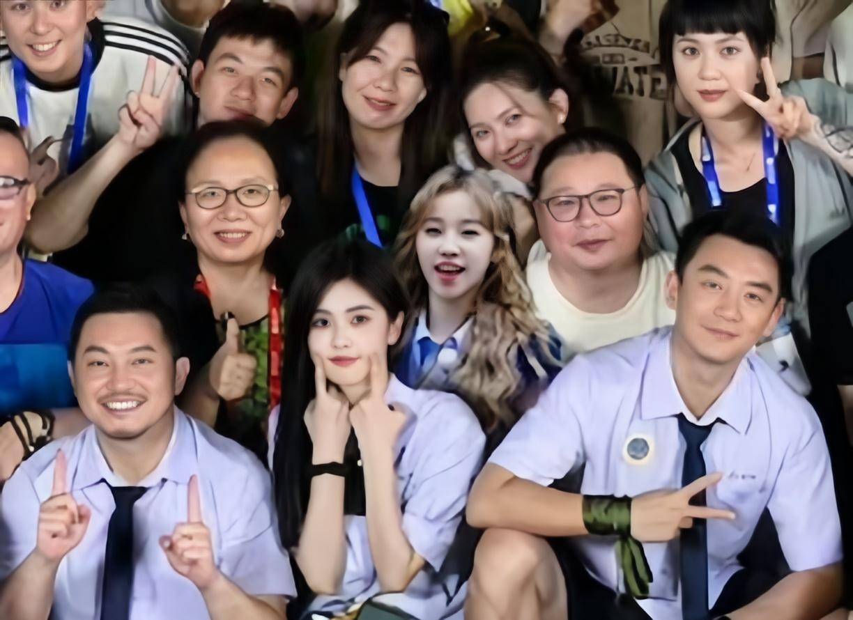 网友发现《奔跑吧》收官大合照宋雨琦是p上去的,节目组用心了_结果