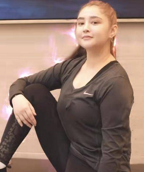 李心艾胖到135斤,时隔半年终于漂亮成功,重回巅峰美出新高度