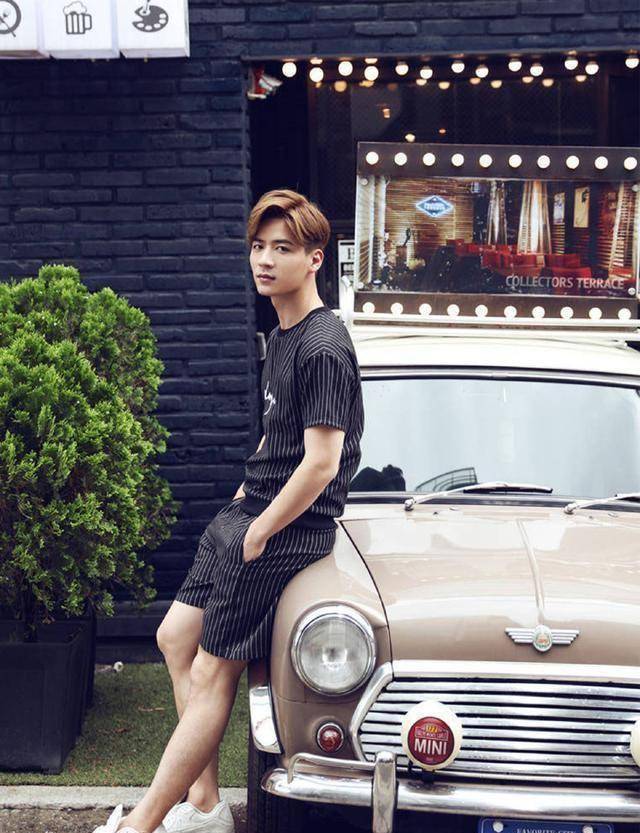 身高1米8帅哥,颜值,演技,人品都在线,经常影视霸屏,为何不红_魏千翔