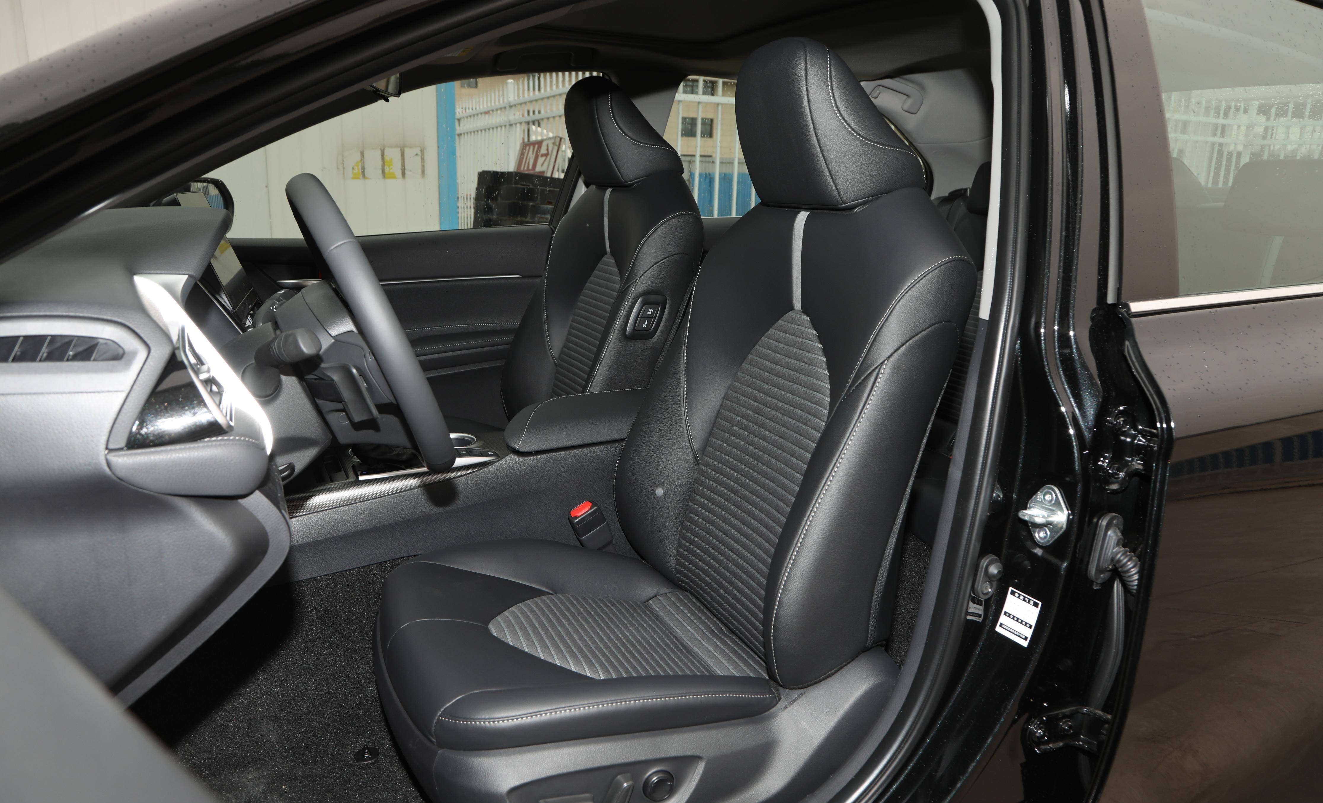 丰田也开卷!15万左右也能买凯美瑞,家用经济,商用体面!