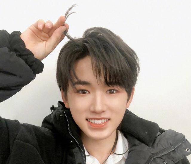 宋亚轩反拍私生上热搜?小宋老师是个礼尚往来的人_宝贝_保护_外界