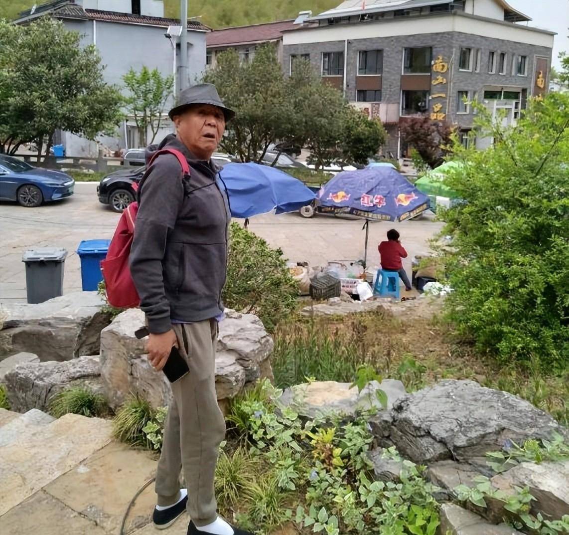 《征服》"宋老虎"扮演者马小明患癌住院,瘦骨嶙峋身上插满管子_视频