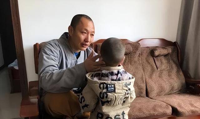 吴兵:37岁出家为僧,41岁被逐出佛门,却被网友称为得道高僧_禄和尚