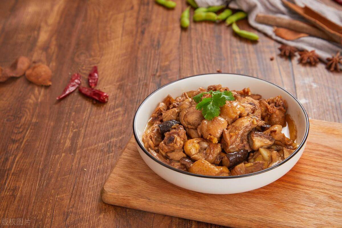 减脂美食,无水无油电饭煲焖鸡,鲜嫩多汁_鸡腿_美味_食材