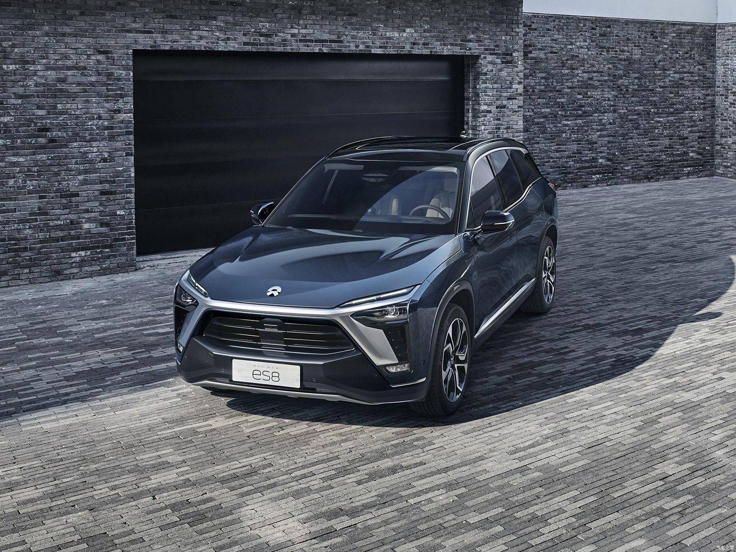 看看降价后的蔚来各车型都剑指何方:et5的baas价格22.