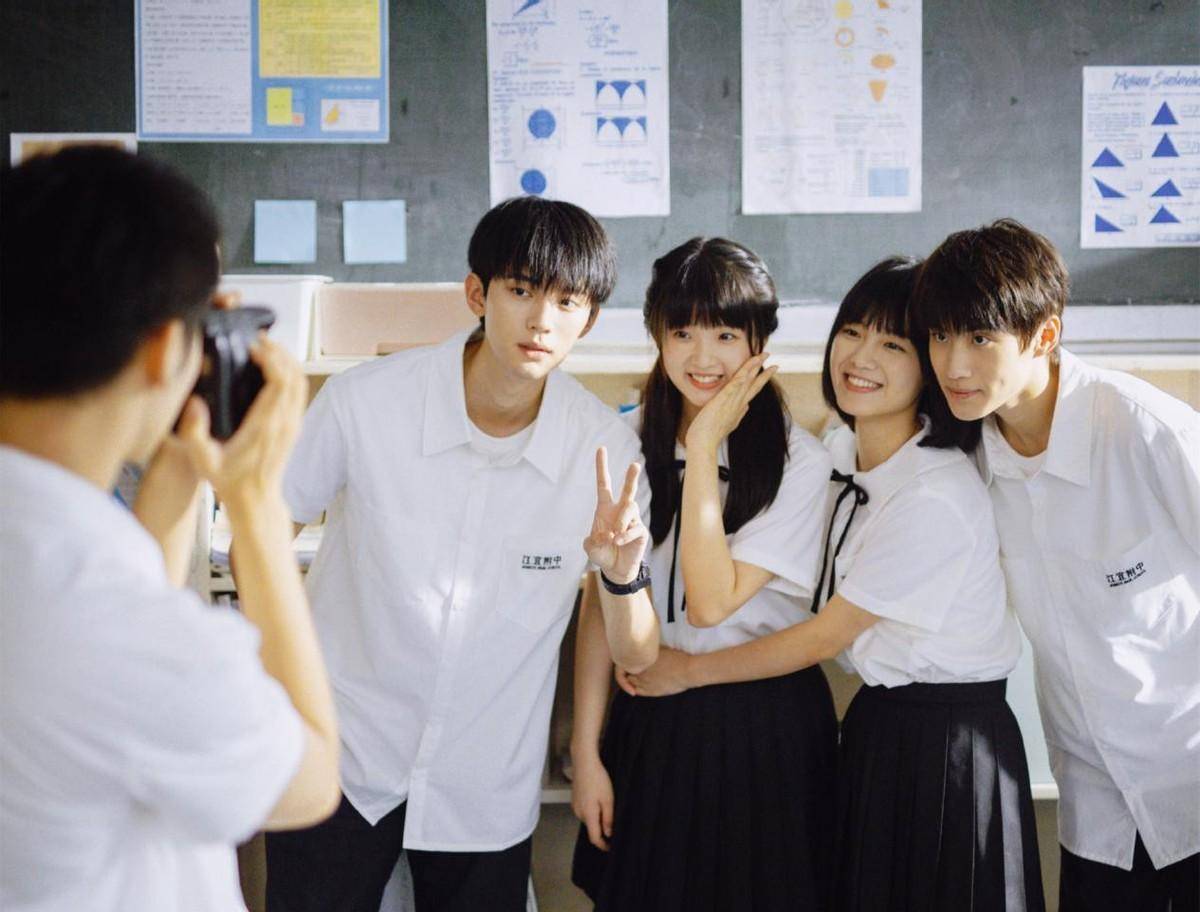 这类电视剧的主要特征便是,男女主角们在中学校园当中,总是可以做一些