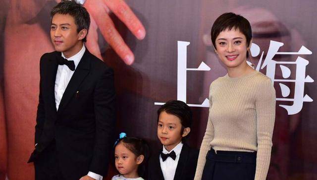 孙俪晒和邓超亲吻爱女照为女庆生,6岁小花已经染过头发爱化妆了_女儿