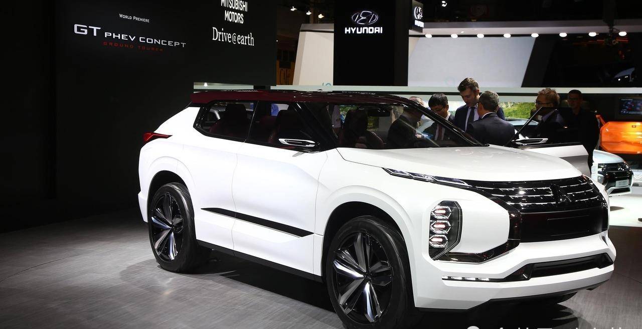 三菱"帕杰罗"gt-phev版曝光,四驱 电动,百公里加速4.5秒!