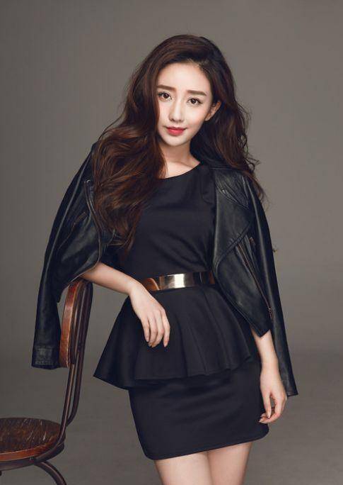 她本是《非诚勿扰》观众,因太美被星探发掘,如今成为当红小花_陈梦尧