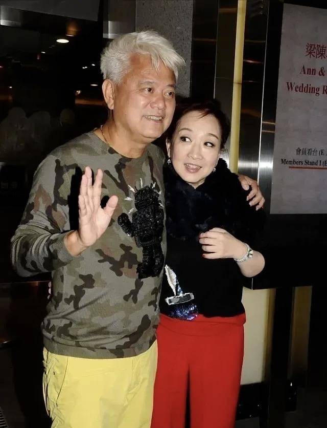 陈百祥摆宴庆祝结婚43年,与黄杏秀婚后无儿女,过亿资产无人继承_老婆