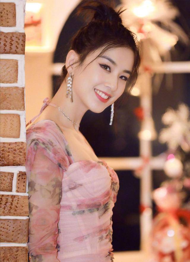 盘点最会花钱的6位女明星,张雨绮70万时尚,黄圣依买6万垃圾桶_林心如