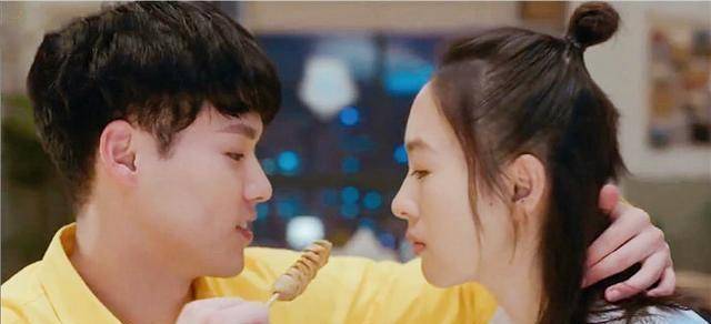 童瑶在新剧里,与小11岁同事小哈相恋,可那并不是爱_程璐_爱情_因为