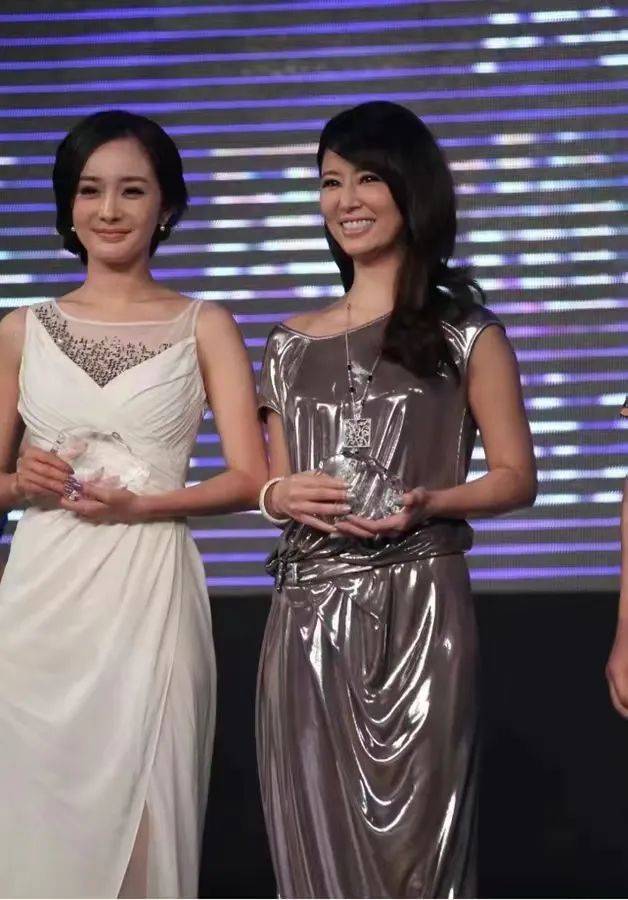 林心如算不算顶级大美女,看她和李小冉的合照就知道了_照片_陈豪_气质