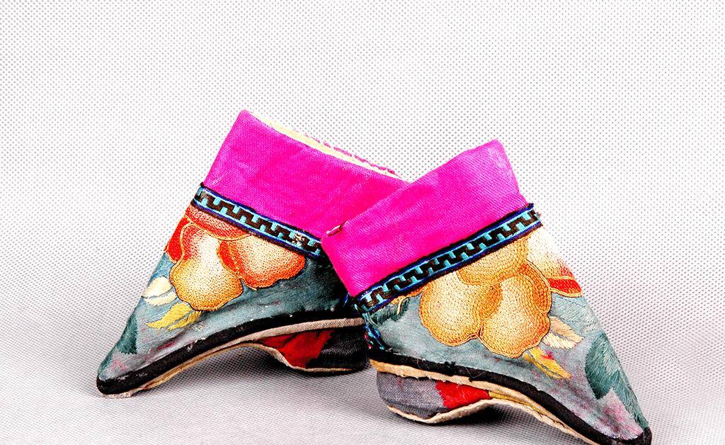 背后有何不为人知的往事?看着人心痛_女人_时候_人们