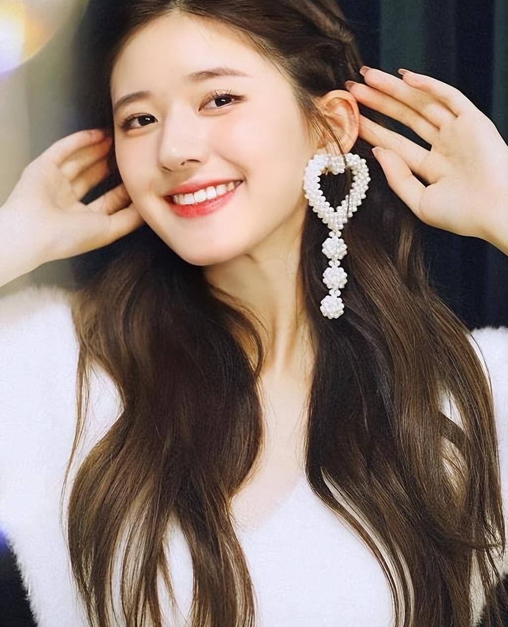 内娱四大普女,是指在内娱一众女星中并不算大女子,但老是有"高颜值"