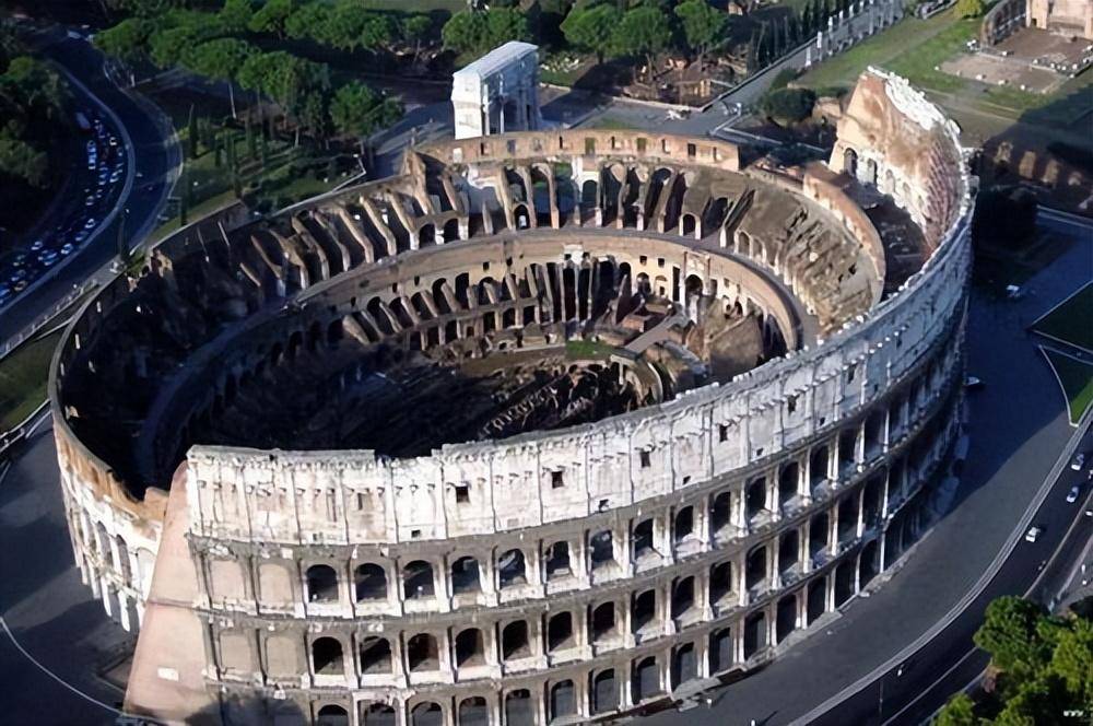 罗马斗兽场在古罗马文化中有什么影响？