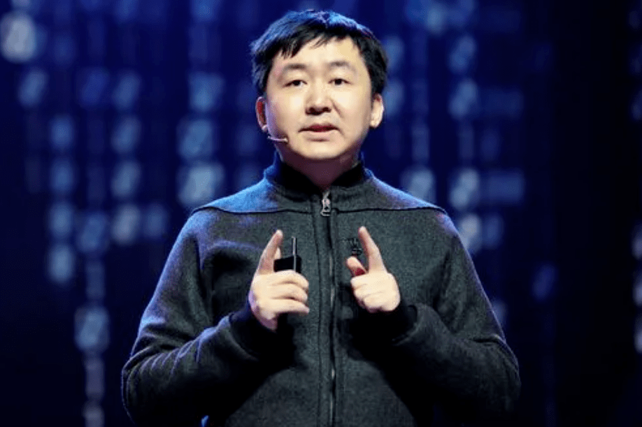 创业两月后,王小川大模型来了!