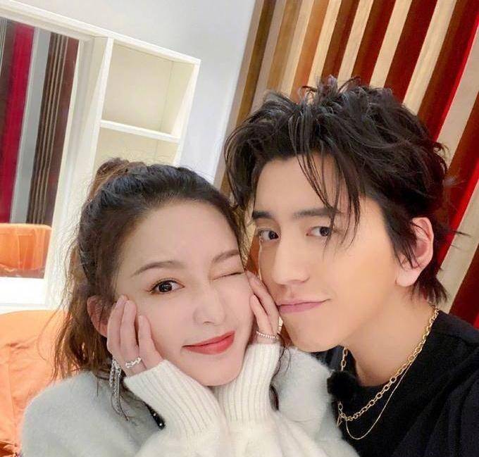 王大陆抱李沁的动作引人反感?