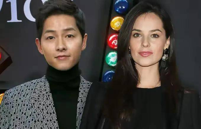 曝宋仲基坚持离婚原因:要人迁就,女强男弱,宋慧乔没及时要孩子_事业