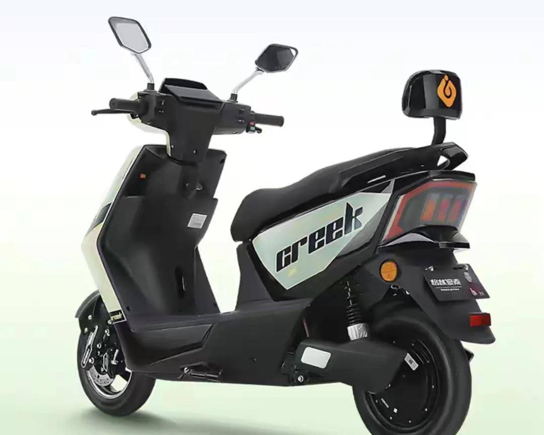 续航300公里,格林豪泰推出高颜值电动车,能跑长途,无续航压力