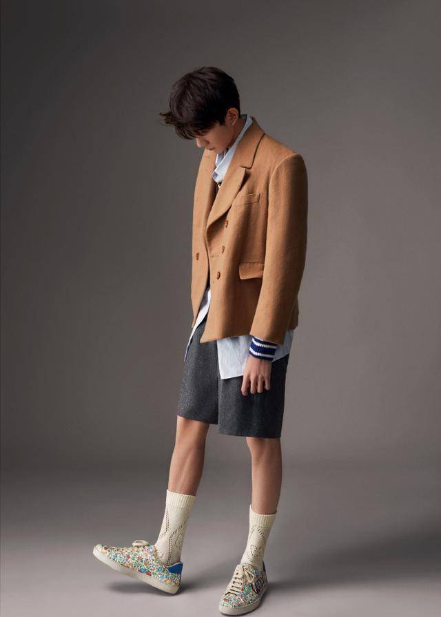 王源20岁生日,易烊千玺发兄弟睡照,王俊凯却p图,各怀小心思_时候_照片