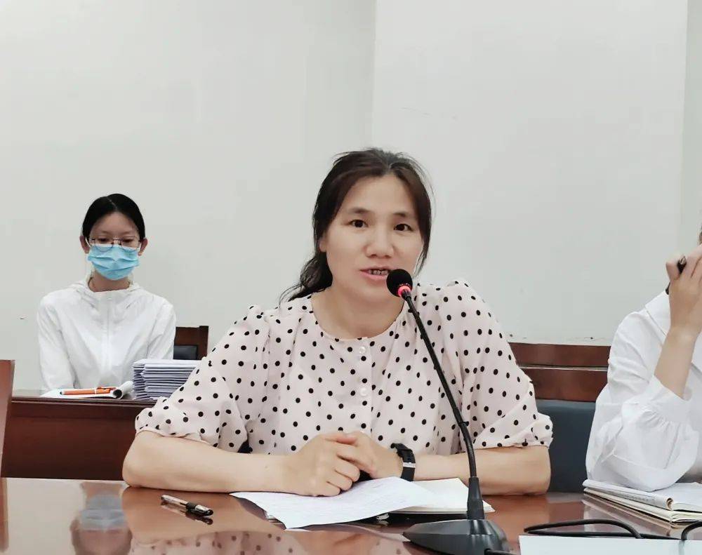 首先,由地理学科正高级教师孔庆梅老师代表学科教学导师发言.