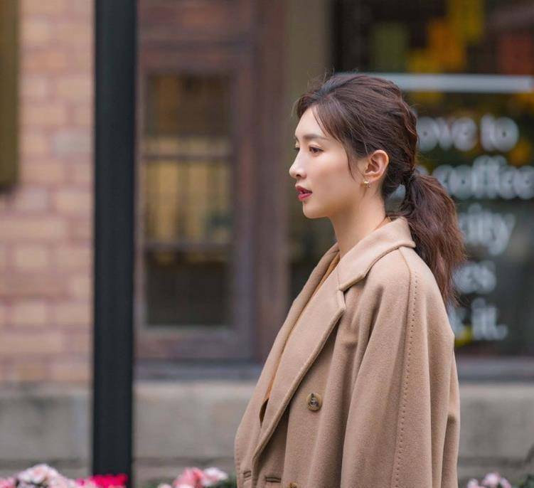 网友提议孙艺珍出演韩版王漫妮,看到江疏影的反应,大方又心酸_角色_不