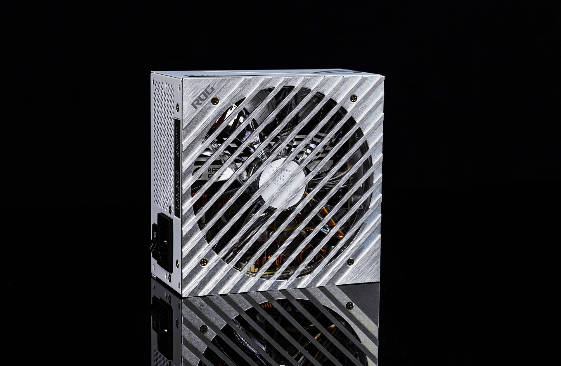 深度解读sama趣造2,交上一份绝不简单的装机体验!_散热_面板_主板