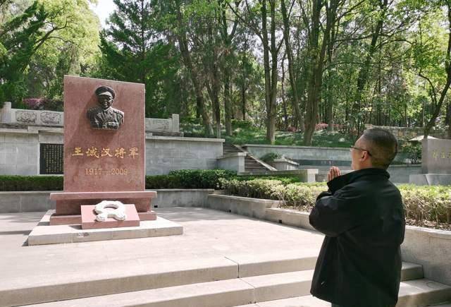 1985年大裁军，保留七大军区，司令员都是谁？5人三年后授上将