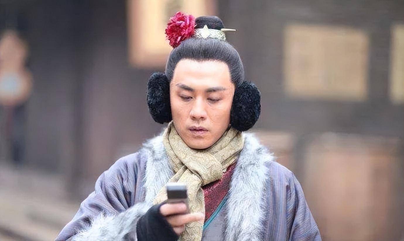 毕竟甘婷婷和杜淳没认识几次,上来就加床戏,这让两人不由自主地尴尬