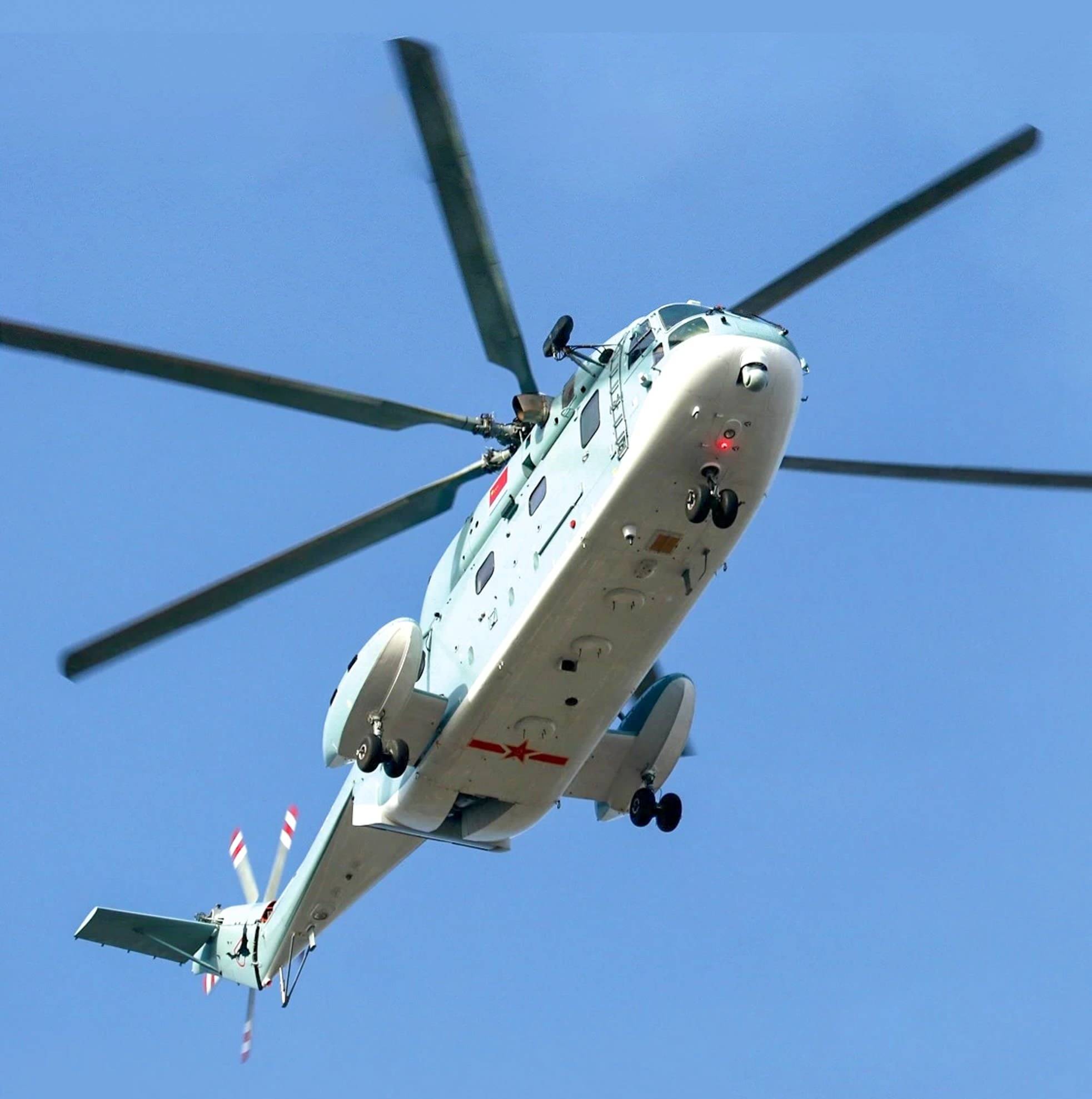 不过,辽宁舰与山东舰均为滑跃航母,均没有配置固定翼舰载预警机,仅