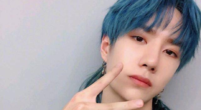 王一博,百变发型,呈现不一样的魅力_造型_中分_小妖