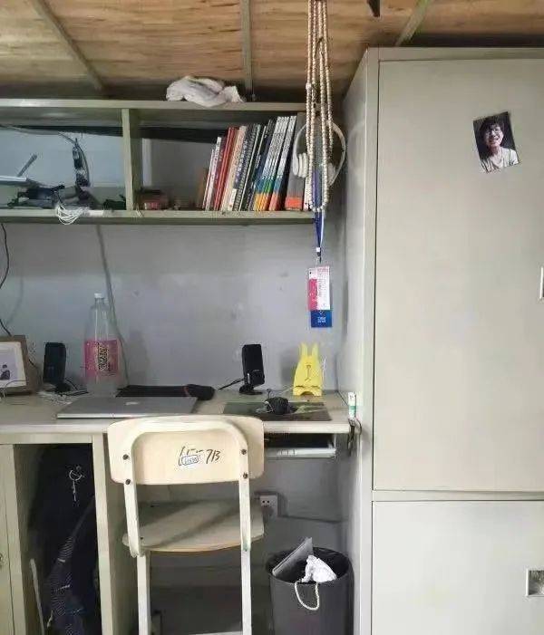 大二宿舍湖北美术学院湖北美术学院有两处宿舍楼群,一处靠南二门灰 