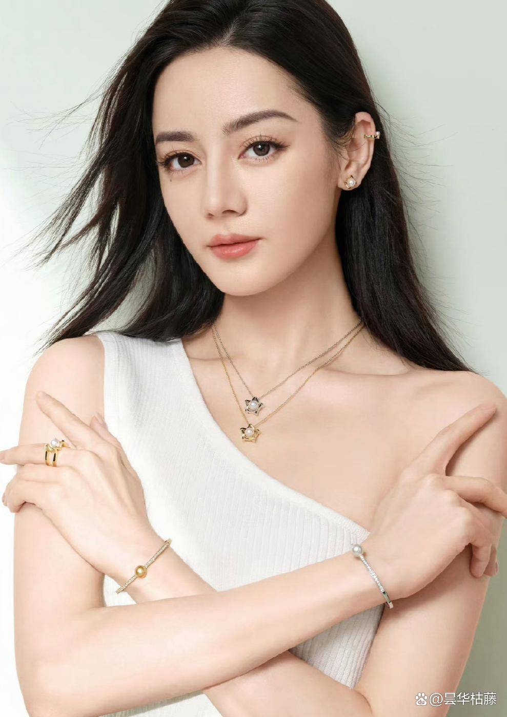 angelababy,迪丽热巴和刘亦菲的珠宝大片来啦~_气质_品牌_身材
