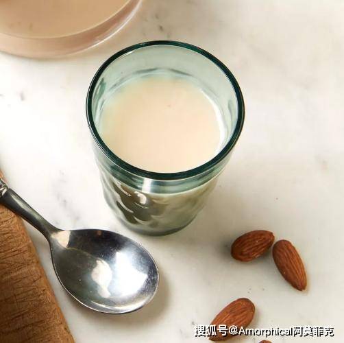 10 种食物含钙量超过一杯牛奶_来源_维生素_杏仁