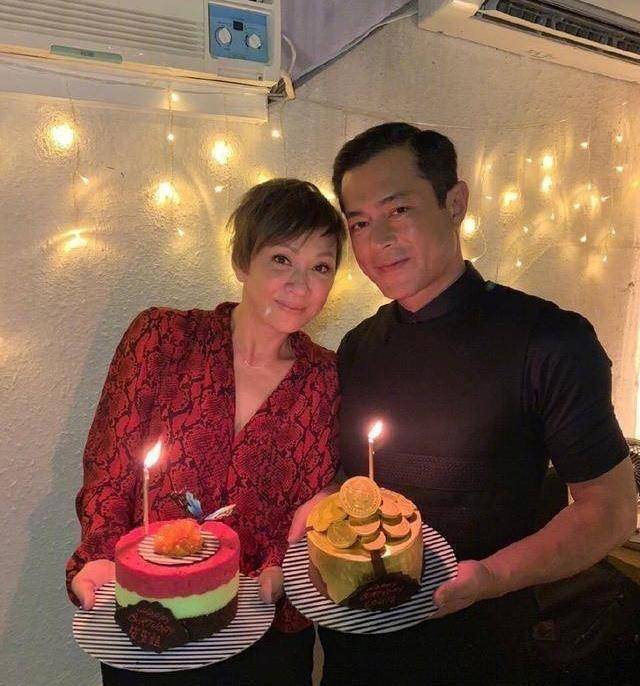 吴君如为古天乐庆生,两人脸贴脸关系超好,与古天乐同框像同龄人
