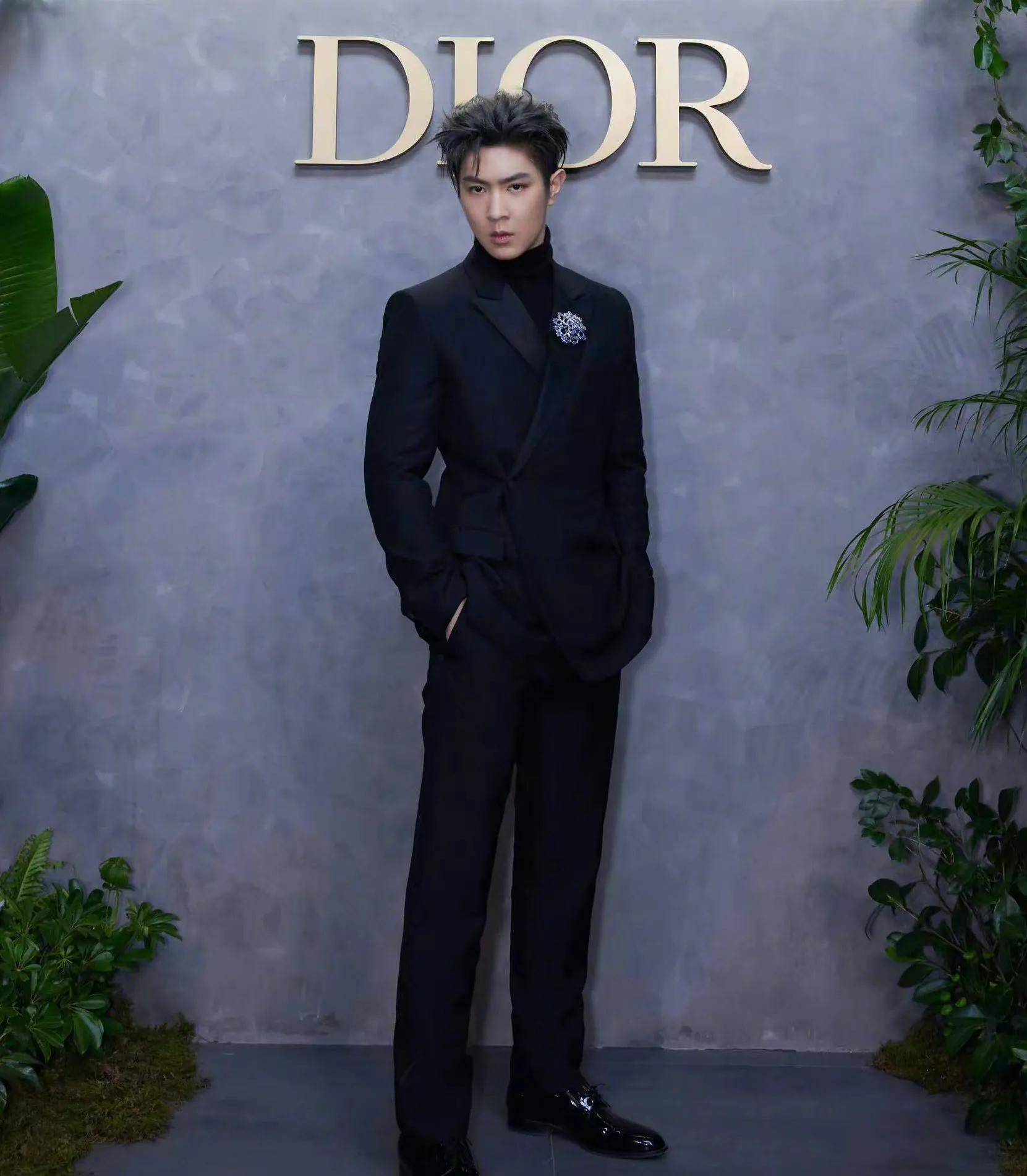 时尚-迪奥张园晚宴:韩庚与卢靖姗相得益彰,红裙与迪丽热巴珠宝相得