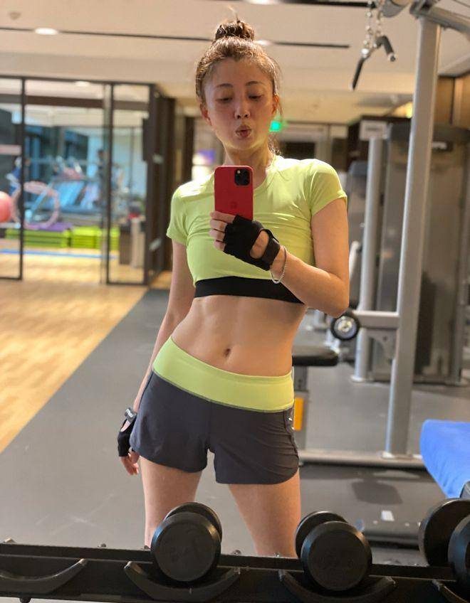 "人间宠儿"殷桃新造型绝美!