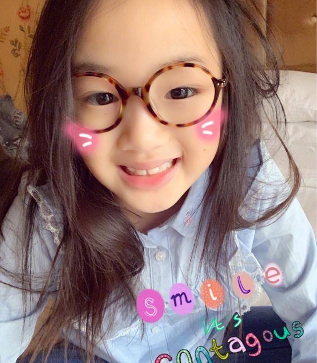 带着女儿上综艺更是话题不小~那会儿的neinei(吴欣怡)还留着乖巧的