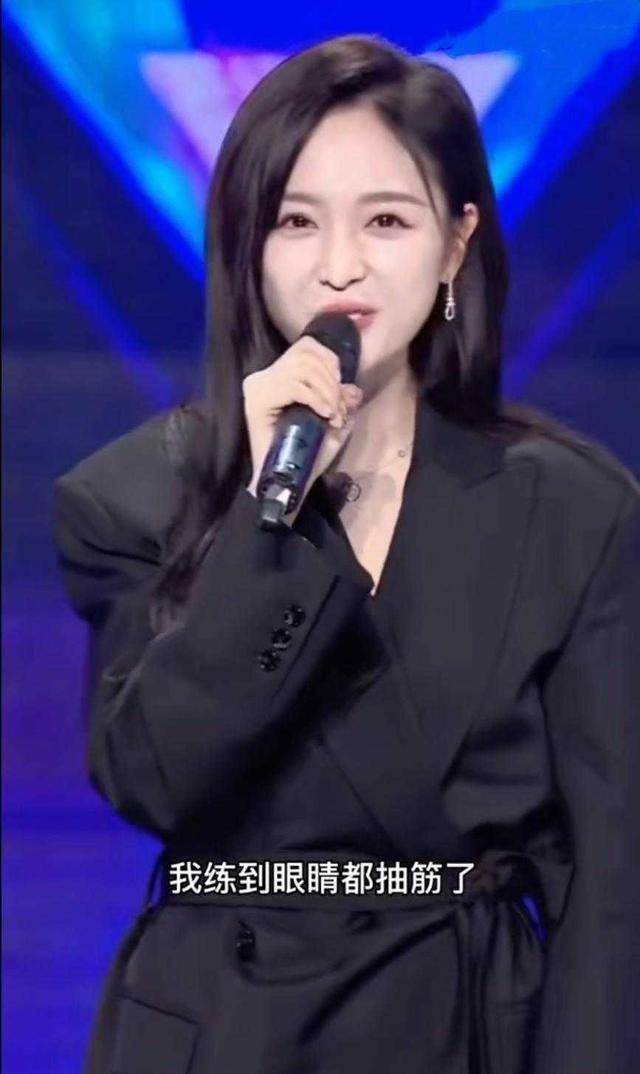 吴宣仪演讲:对自己狠,但对你们甜;小舞的表演给自己打59分!