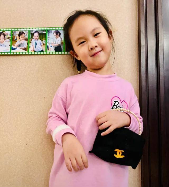 李枫:嫁初恋男友,婚后生两个女儿,一家四口其乐融融_张蕾_辽宁电视台
