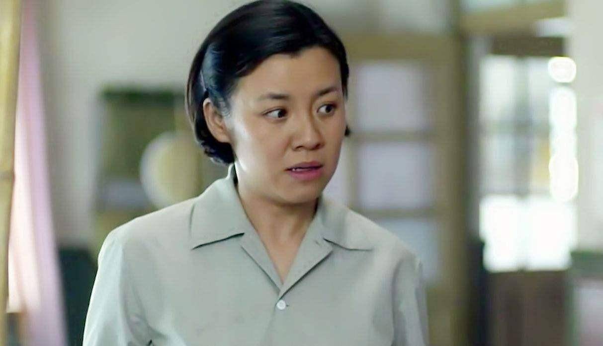 2012年,出演郭涛,梅婷领衔主演的情感剧《父母爱情》,扮演的虽没文化