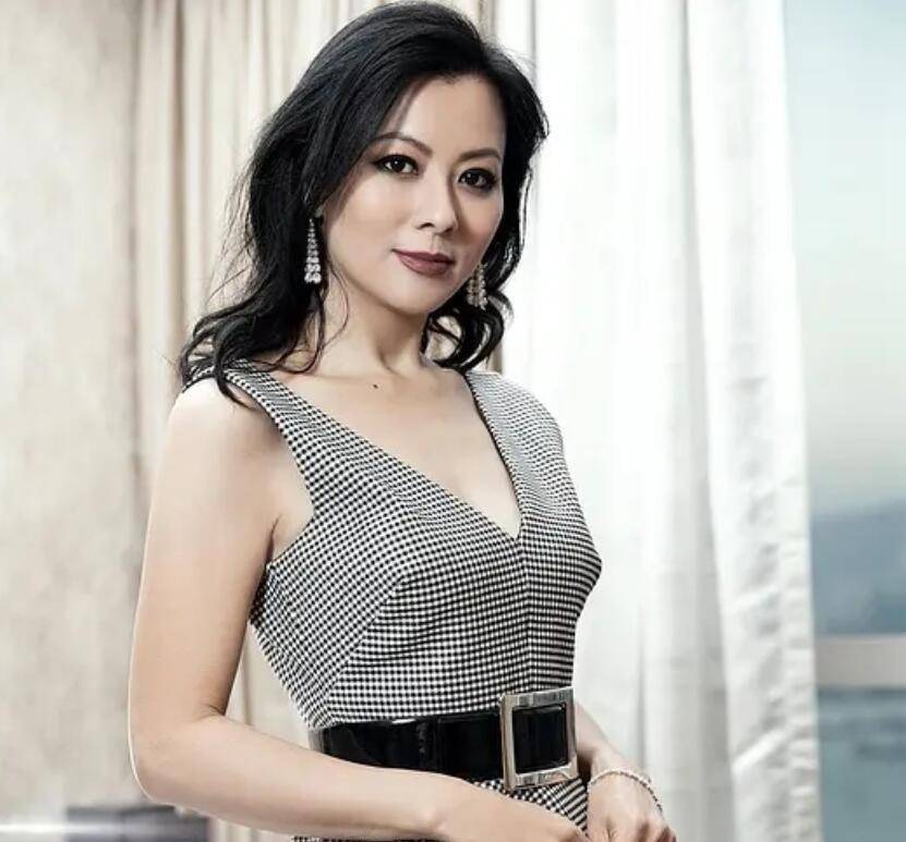 李美凤:因拍时尚片和丈夫分手,二婚嫁豪门,如今生活幸福_比赛_时候