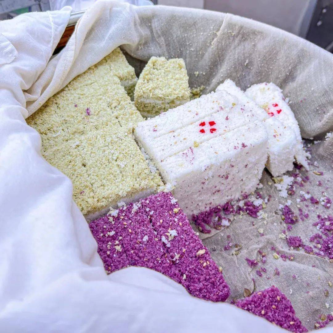 大理特色小吃四大天王_米糕_喜洲粑粑_牛奶