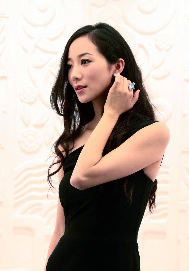 还爆料拍戏都自带八位数的黄钻一众明星经得久久不能合嘴韩雪更丧