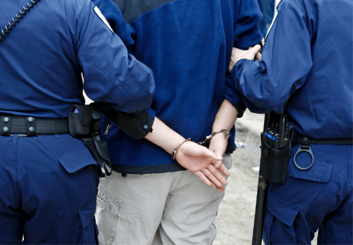 15岁少女被残忍砍掉双臂弃尸荒野,后靠断臂艰难自救,奇迹复活_玛丽