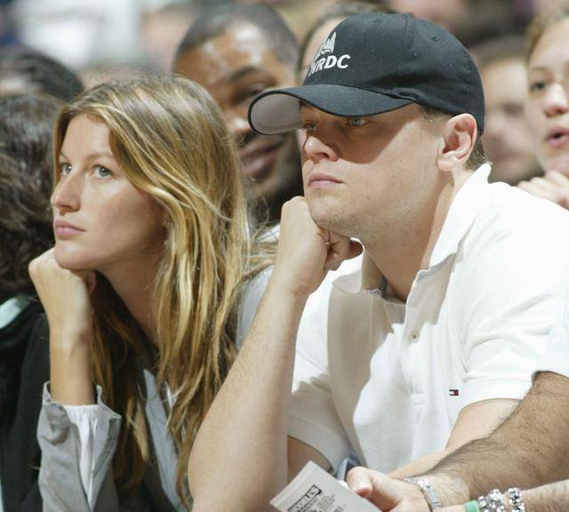 小李子私会三个超模,玩乐到清晨,其女友还在外地走红地毯_卡米拉比