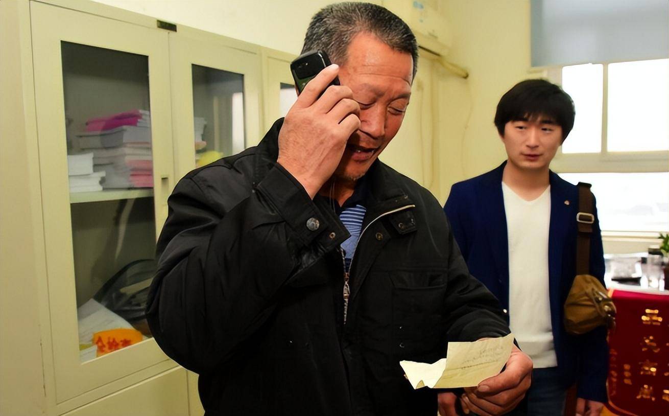 他眼里根本没我这个爸爸,只是把我当成提款机而已!"我悲哀地对老伴.