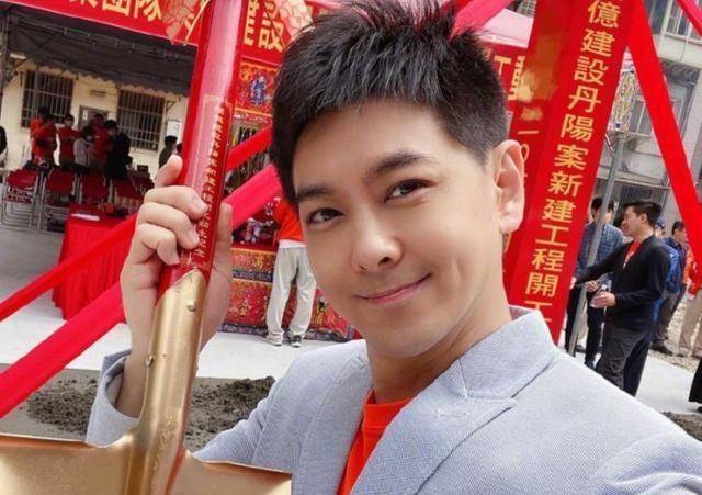 谢霆锋才是宝刀未老,被粉丝晒近照,40岁年龄却顶着一张20岁的脸