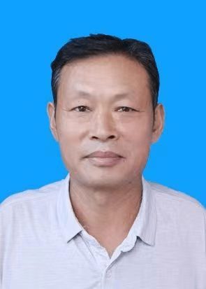 王迪,中国诗歌学会会员,乡村作家认证会员,供职北京.